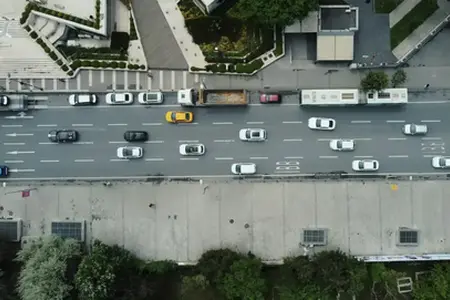 Ab Montag ist mit einer weiteren Verschlechterung der ohnehin schlechten Verkehrslage auf der Straße D2 aus Záhoria zu rechnen.