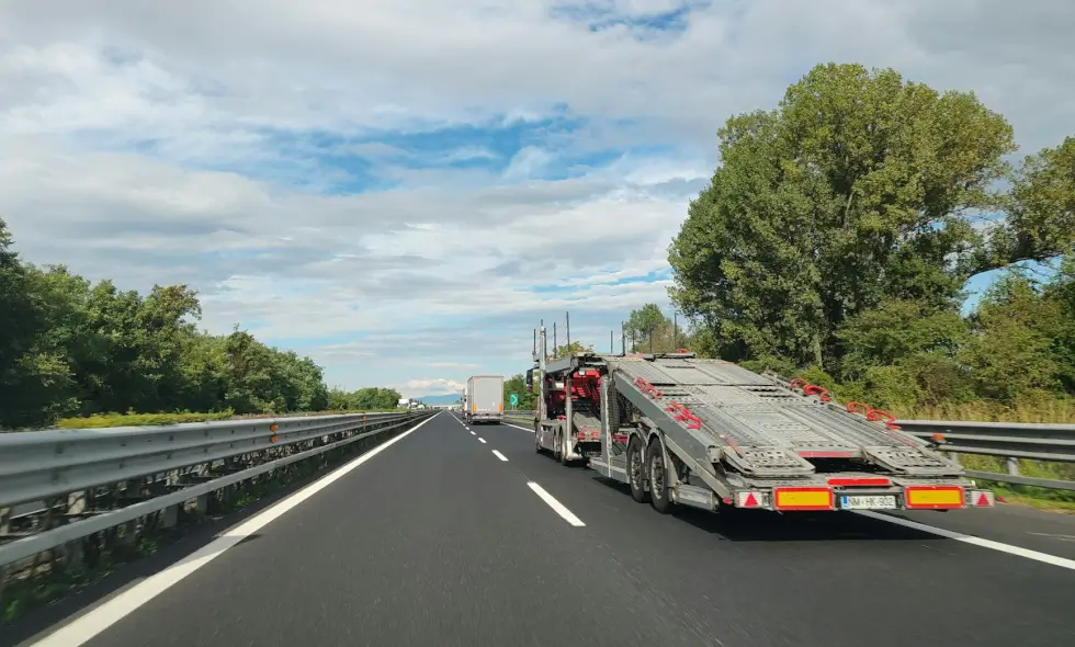 Informații pentru conducerea autoturismului în Austria: vinietă și reguli de circulație