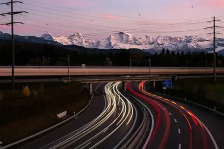 Nutzung der Schweizer Autobahnen und die Vorteile der digitalen Vignette